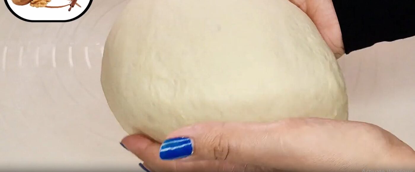 طرز تهیه خمیر پیتزا نرم و حرفه ای با تمام فوت و فن های مخصوص فست فود